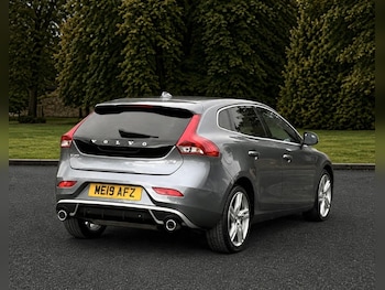 Used Volvo V40 2019 for sale - 79462129: Photo