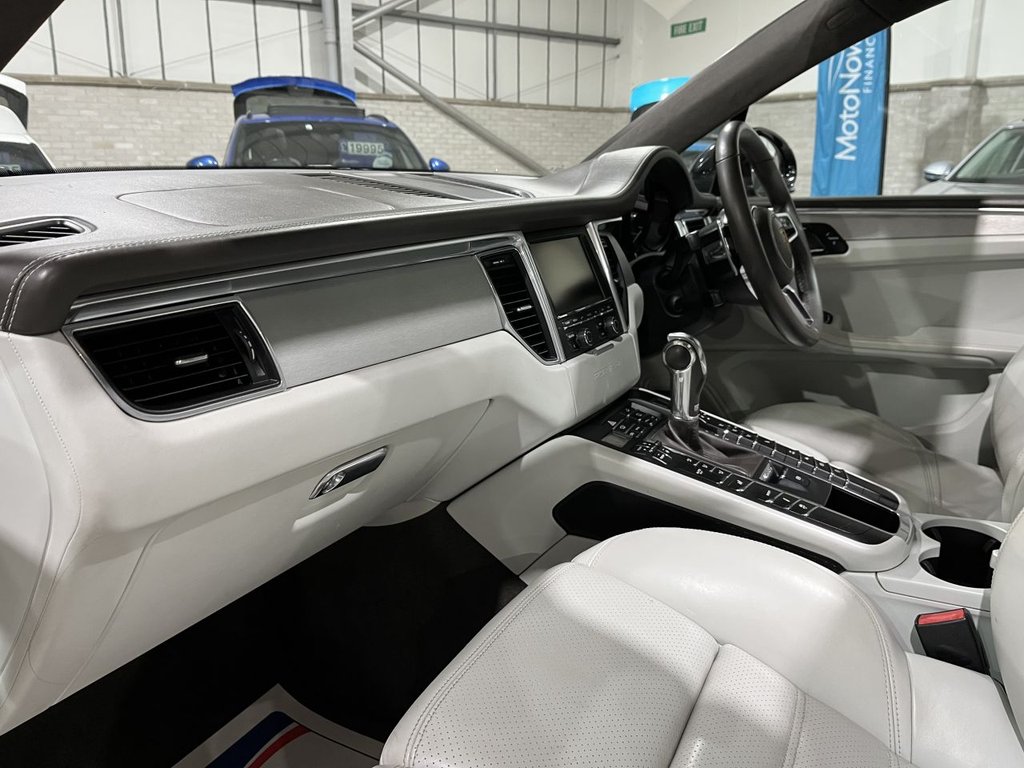 Used Porsche Macan 2016 for sale - 76496253: Photo 13