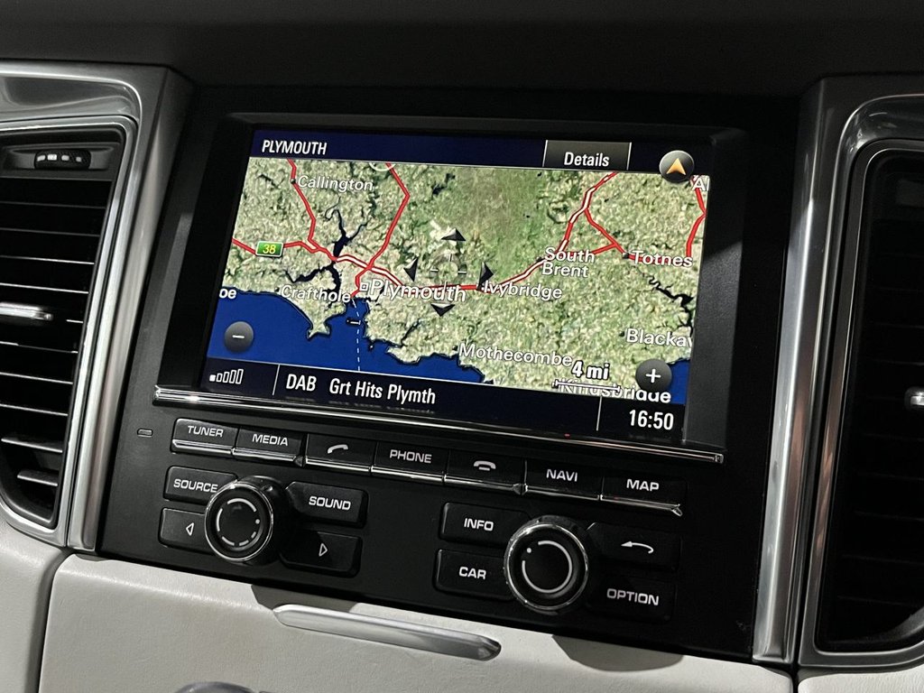 Used Porsche Macan 2016 for sale - 76496253: Photo 31