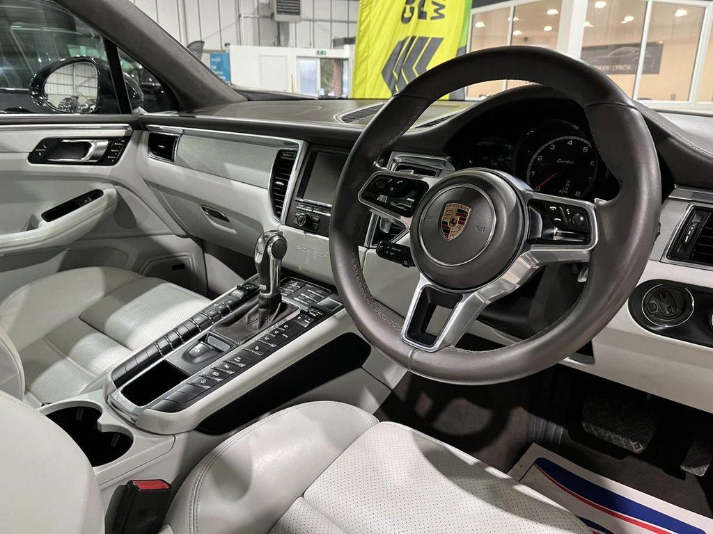 Used Porsche Macan 2016 for sale - 76496253: Photo 9