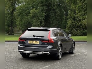 Used Volvo V90 Cross Country 2019 for sale - 77976550: Photo