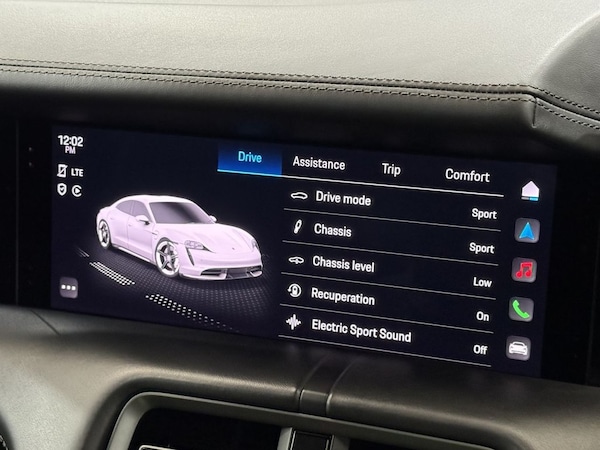 Used Porsche Taycan 2020 for sale - 76162981: Photo 32