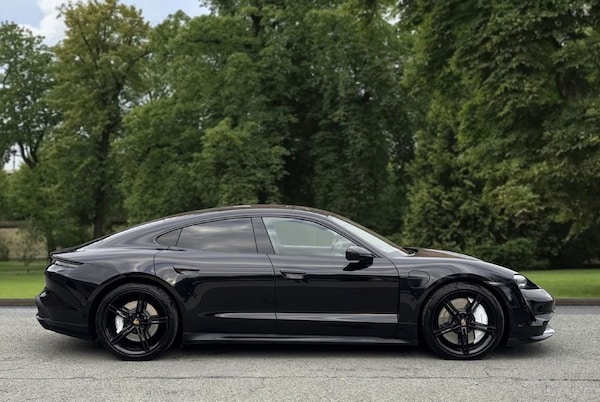 Used Porsche Taycan 2020 for sale - 76162981: Photo 3