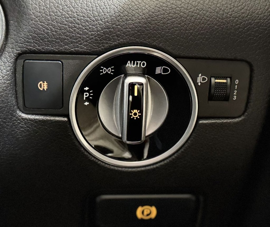 Used Mercedes-Benz SLC 2016 for sale - 77681023: Photo 14