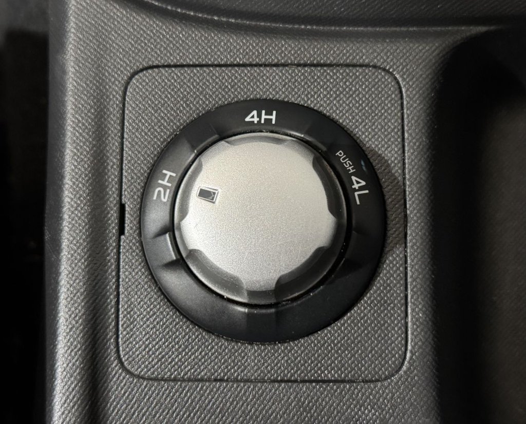 Used Isuzu D-Max 2017 for sale - 77765552: Photo 30