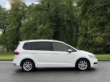 Used Volkswagen Touran 2018 for sale - 77227192: Photo