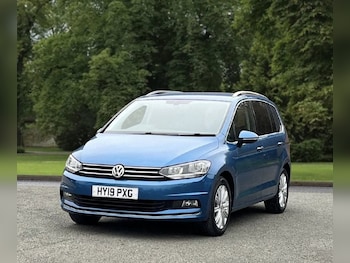 Used Volkswagen Touran 2019 for sale - 77655338: Photo