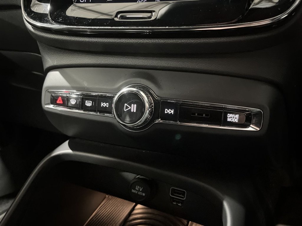 Used Volvo XC40 2018 for sale - 77111072: Photo 32