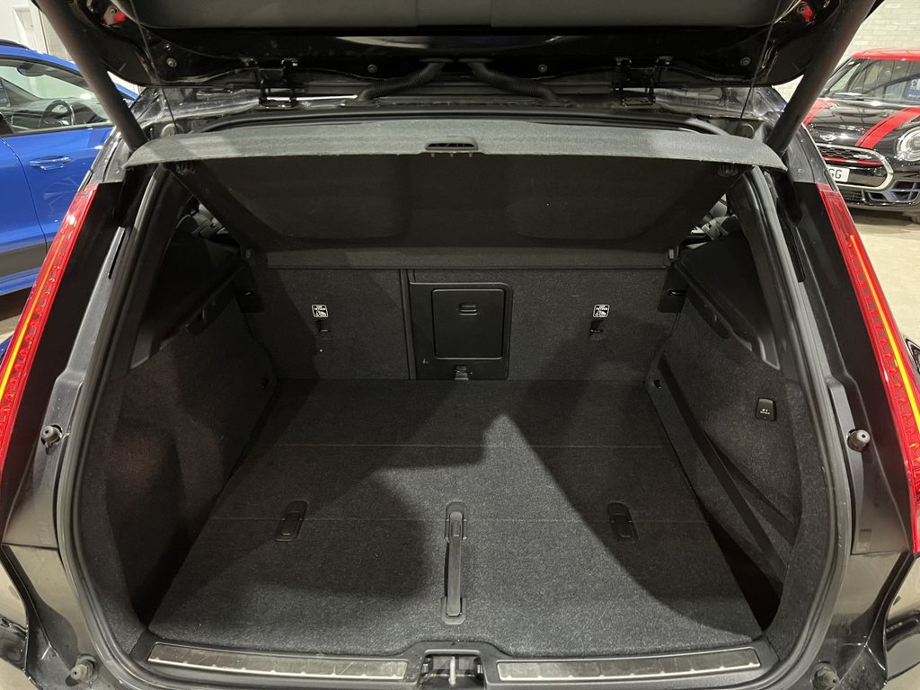 Used Volvo XC40 2018 for sale - 77111072: Photo 40