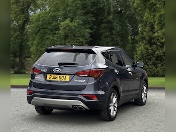 Used Hyundai Santa Fe 2016 for sale - 75876986: Photo