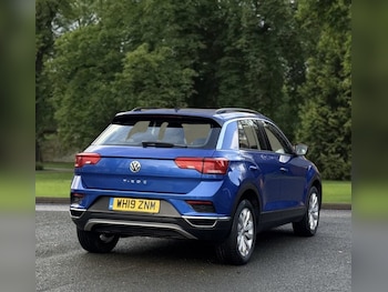 Used Volkswagen T-Roc 2019 for sale - 76751154: Photo