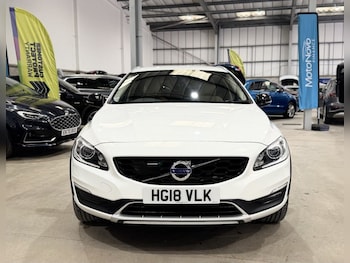 Used Volvo V60 Cross Country 2018 for sale - 77693076: Photo