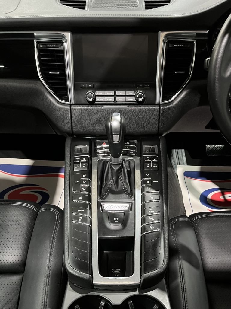 Used Porsche Macan 2016 for sale - 77139639: Photo 28