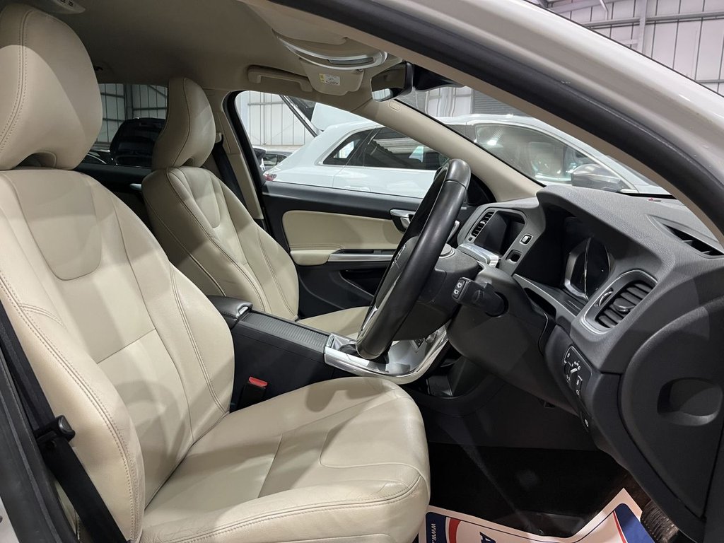 Used Volvo V60 2018 for sale - 77806088: Photo 11