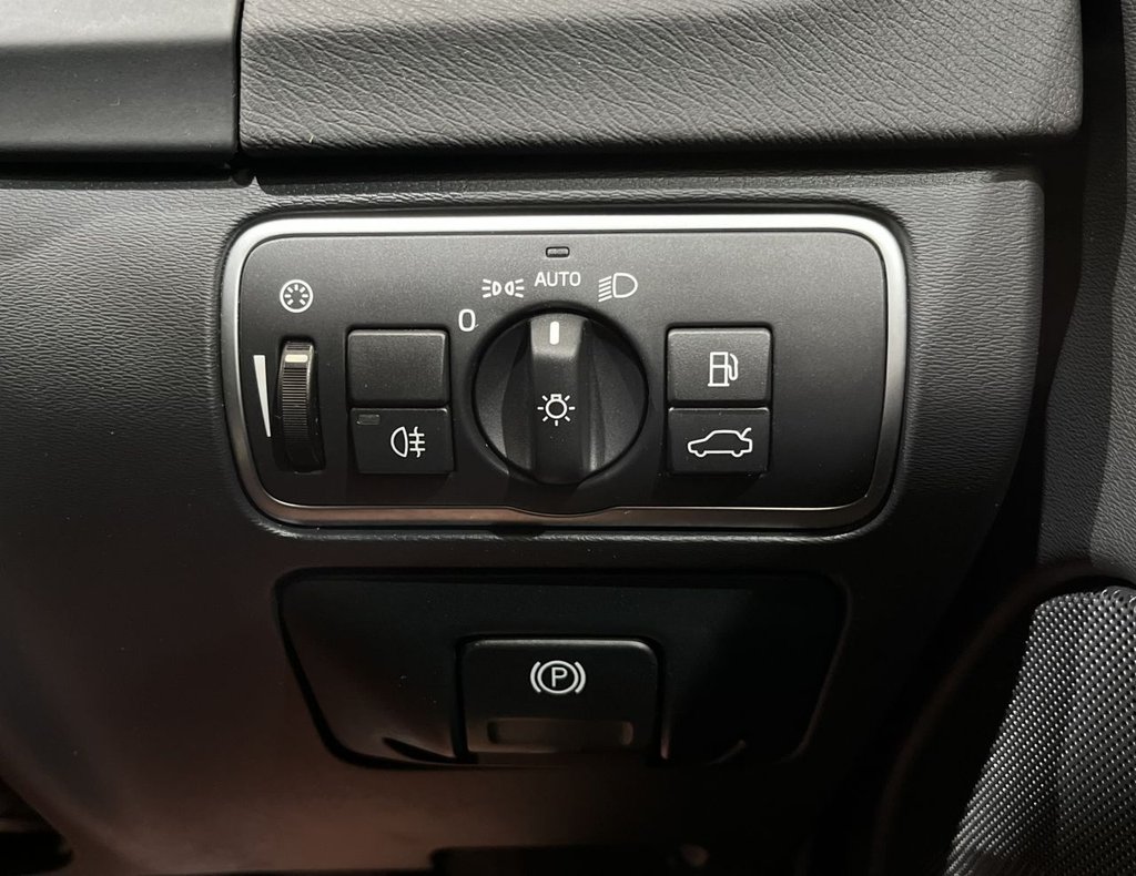 Used Volvo V60 2018 for sale - 77806088: Photo 15