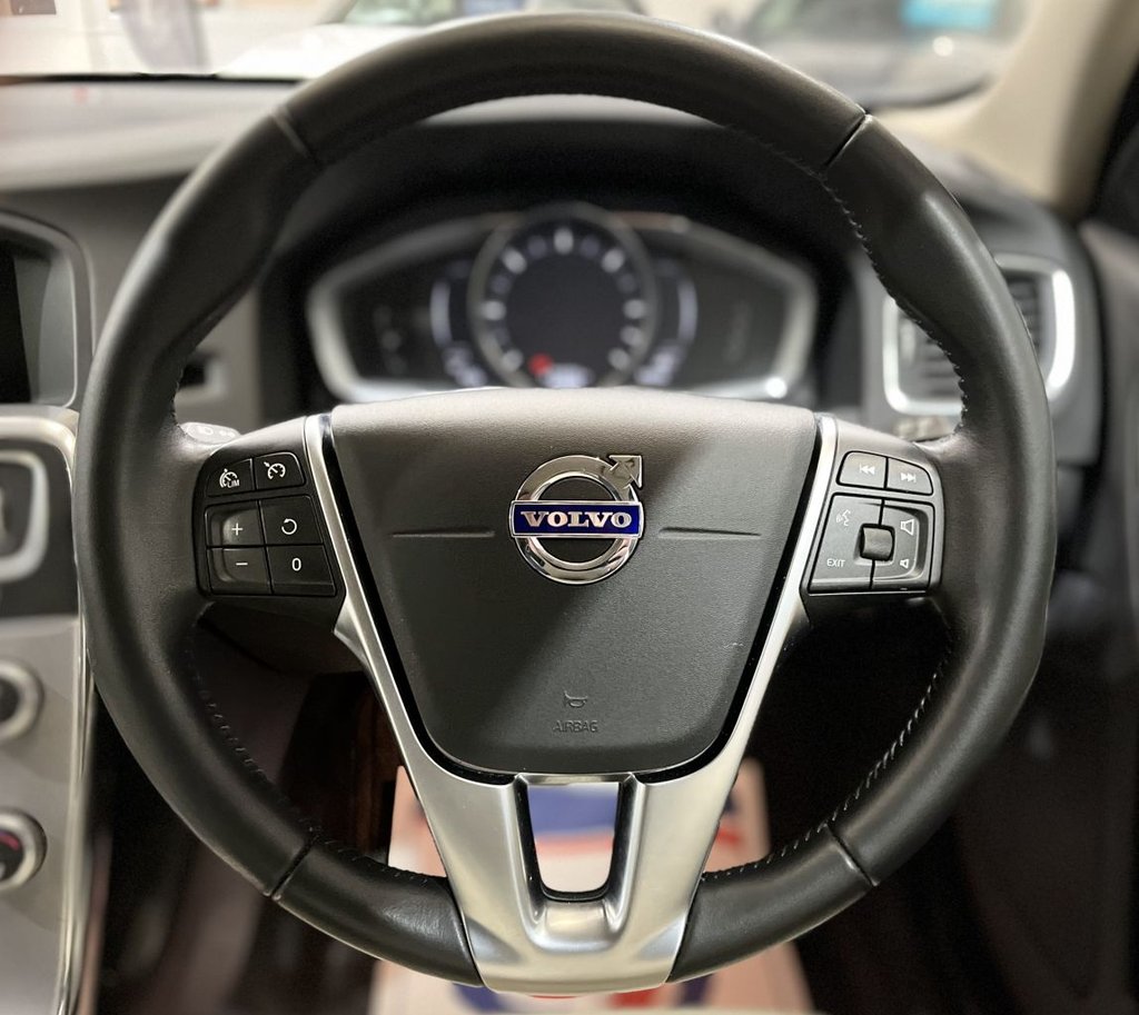 Used Volvo V60 2018 for sale - 77806088: Photo 16