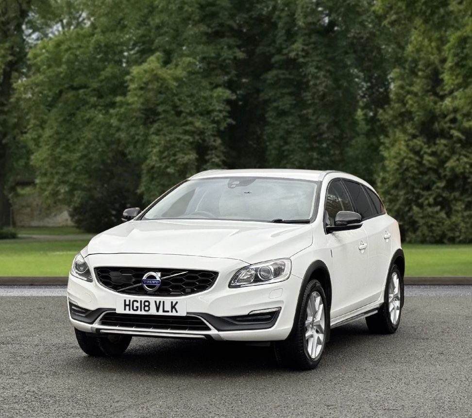 Used Volvo V60 2018 for sale - 77806088: Photo 2