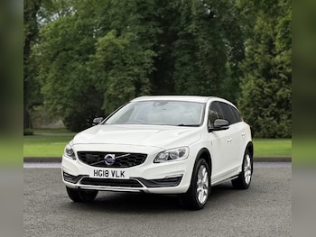 Used Volvo V60 2018 for sale - 77806088: Photo
