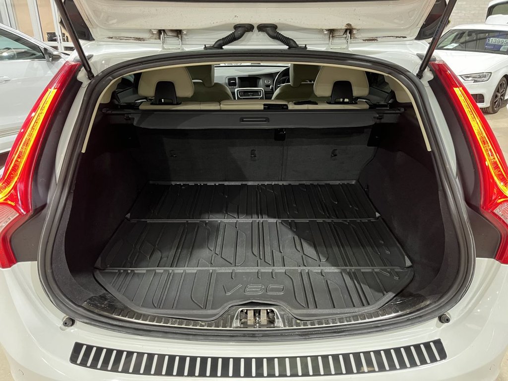 Used Volvo V60 2018 for sale - 77806088: Photo 36