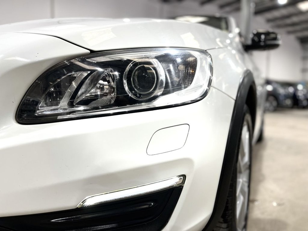 Used Volvo V60 2018 for sale - 77806088: Photo 8