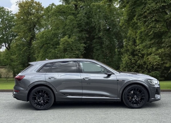 Used Audi e-tron 2020 for sale - 75675874: Photo 3