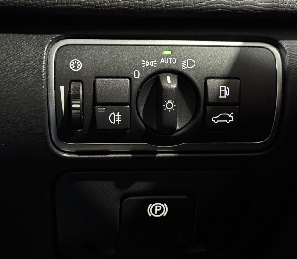 Used Volvo XC60 2015 for sale - 76883605: Photo 13