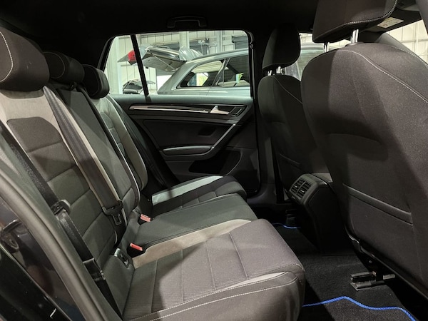 Used Volkswagen Golf 2016 for sale - 76202602: Photo 33