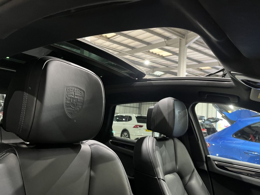 Used Porsche Macan 2021 for sale - 76660654: Photo 13