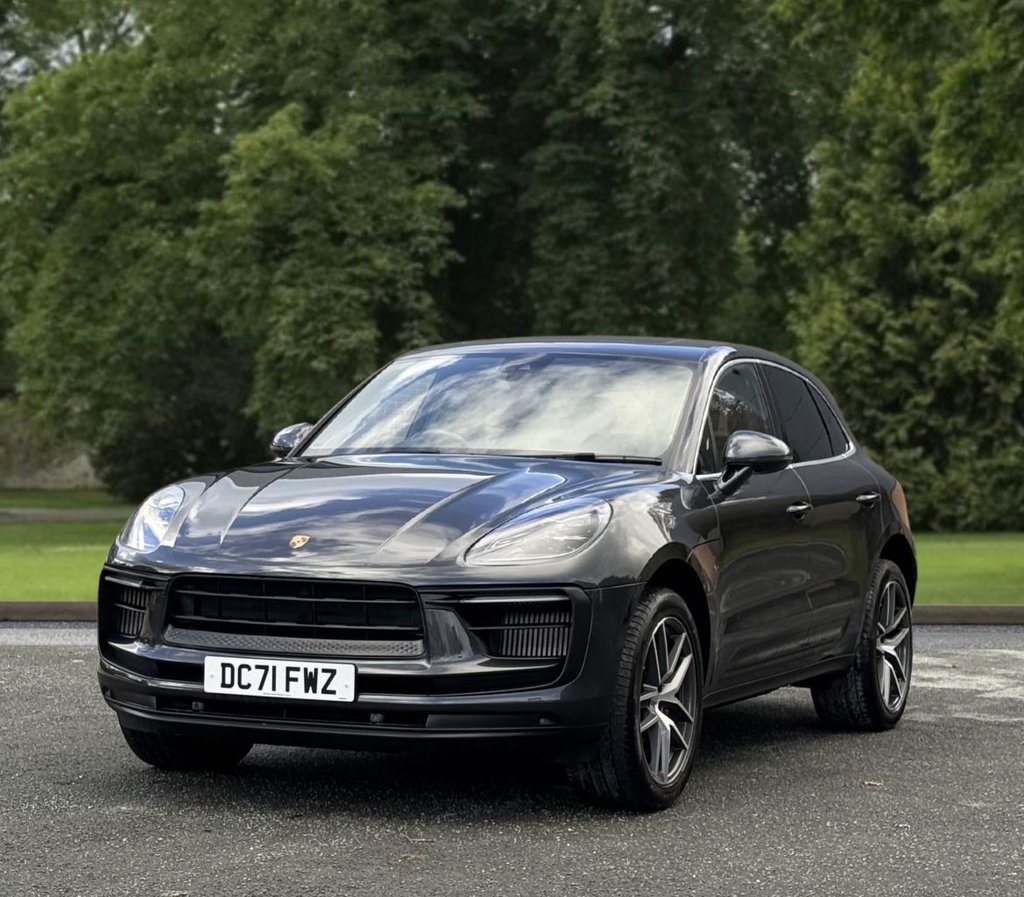 Used Porsche Macan 2021 for sale - 76660654: Photo 2