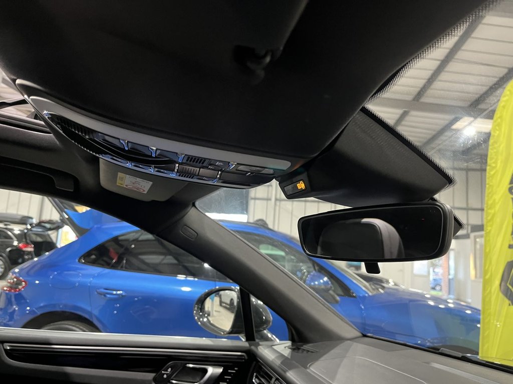 Used Porsche Macan 2021 for sale - 76660654: Photo 27