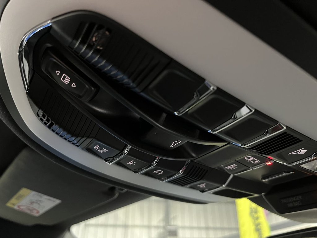 Used Porsche Macan 2021 for sale - 76660654: Photo 28