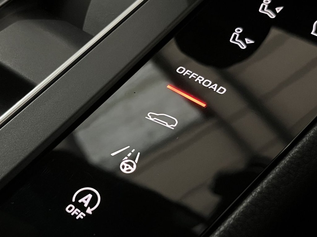 Used Porsche Macan 2021 for sale - 76660654: Photo 41