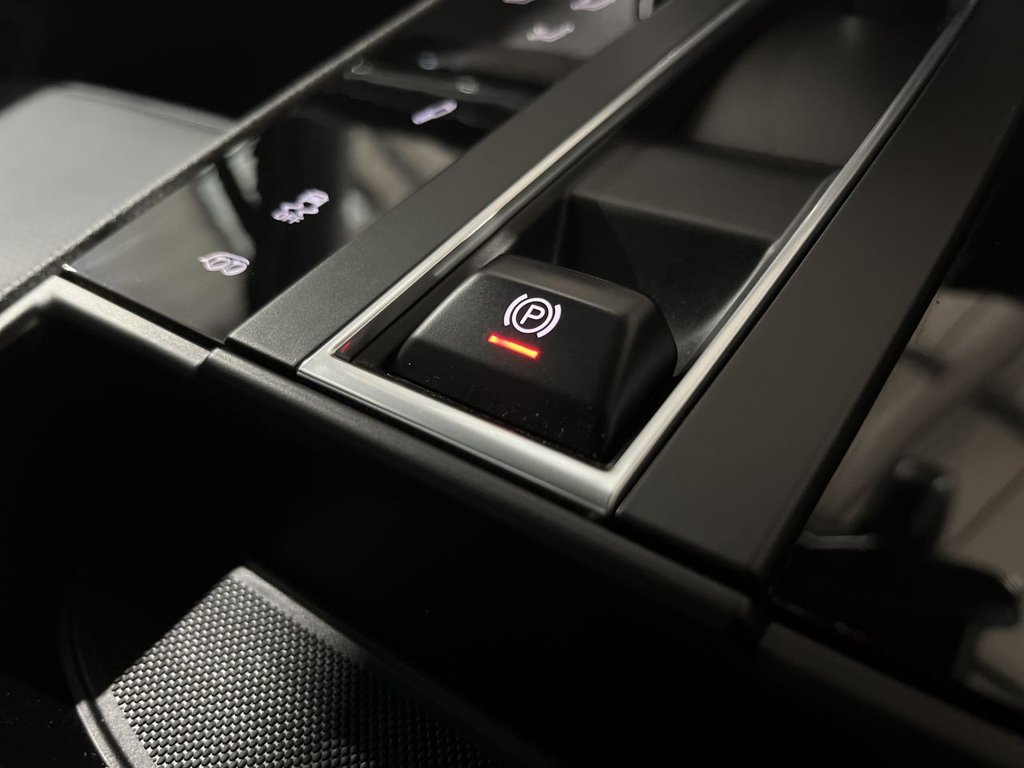 Used Porsche Macan 2021 for sale - 76660654: Photo 42