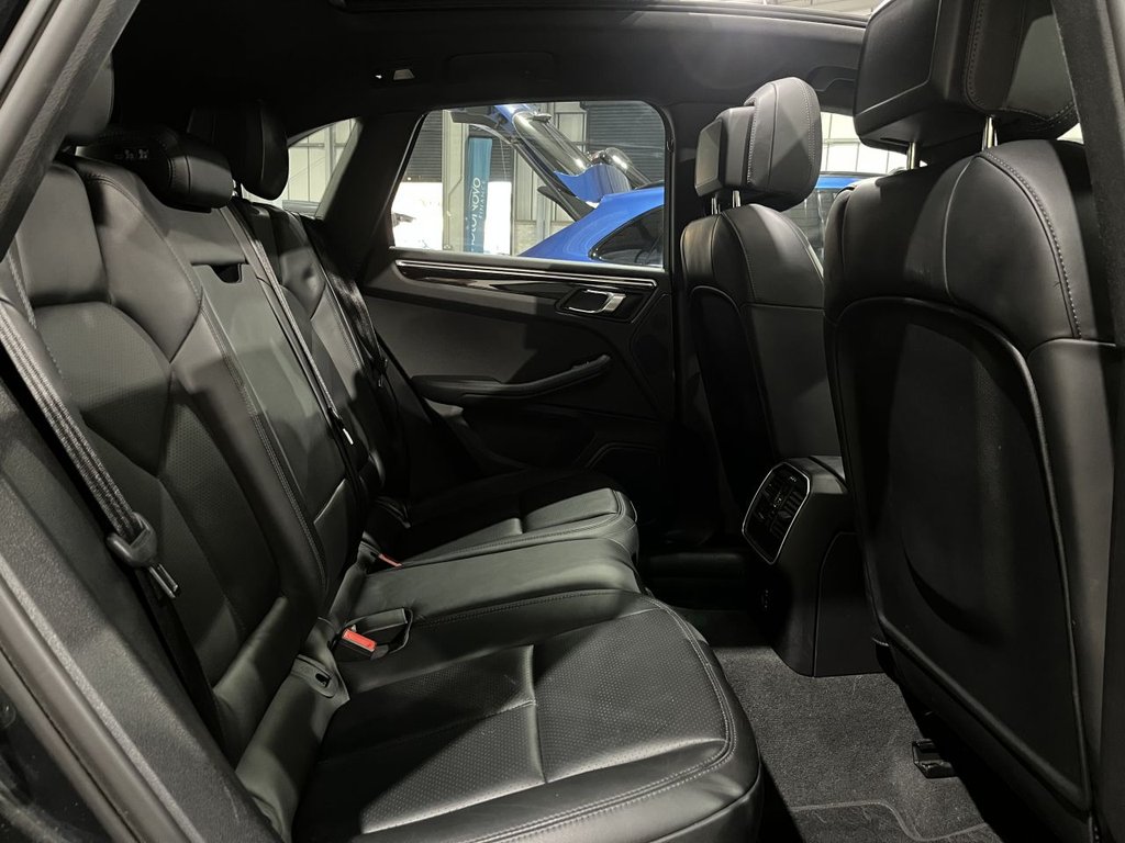 Used Porsche Macan 2021 for sale - 76660654: Photo 45