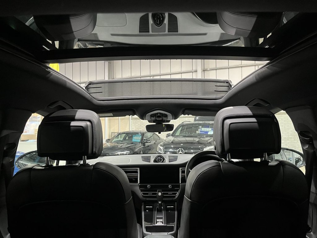 Used Porsche Macan 2021 for sale - 76660654: Photo 49