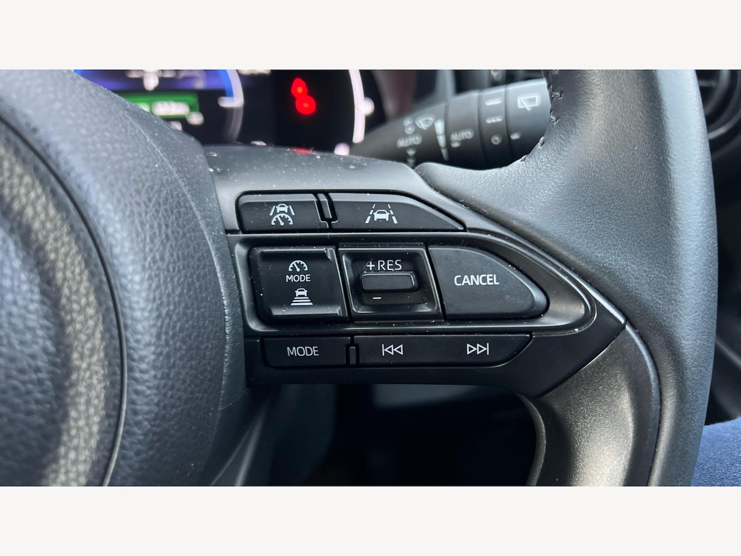 Used Toyota Yaris Cross 2024 for sale - 76377939: Photo 30