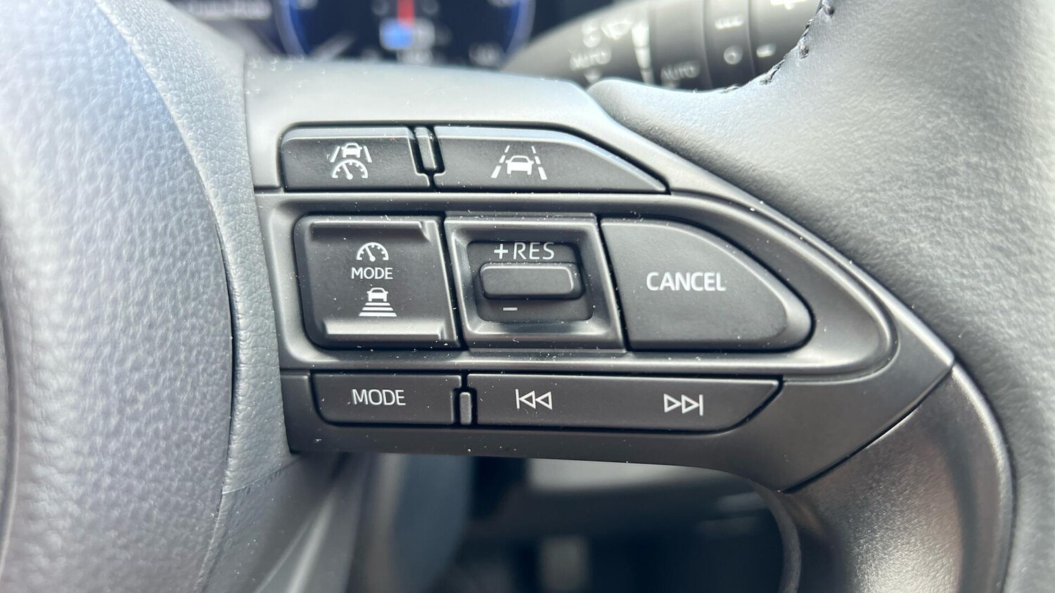 Used Toyota Yaris Cross 2025 for sale - 77574334: Photo 37