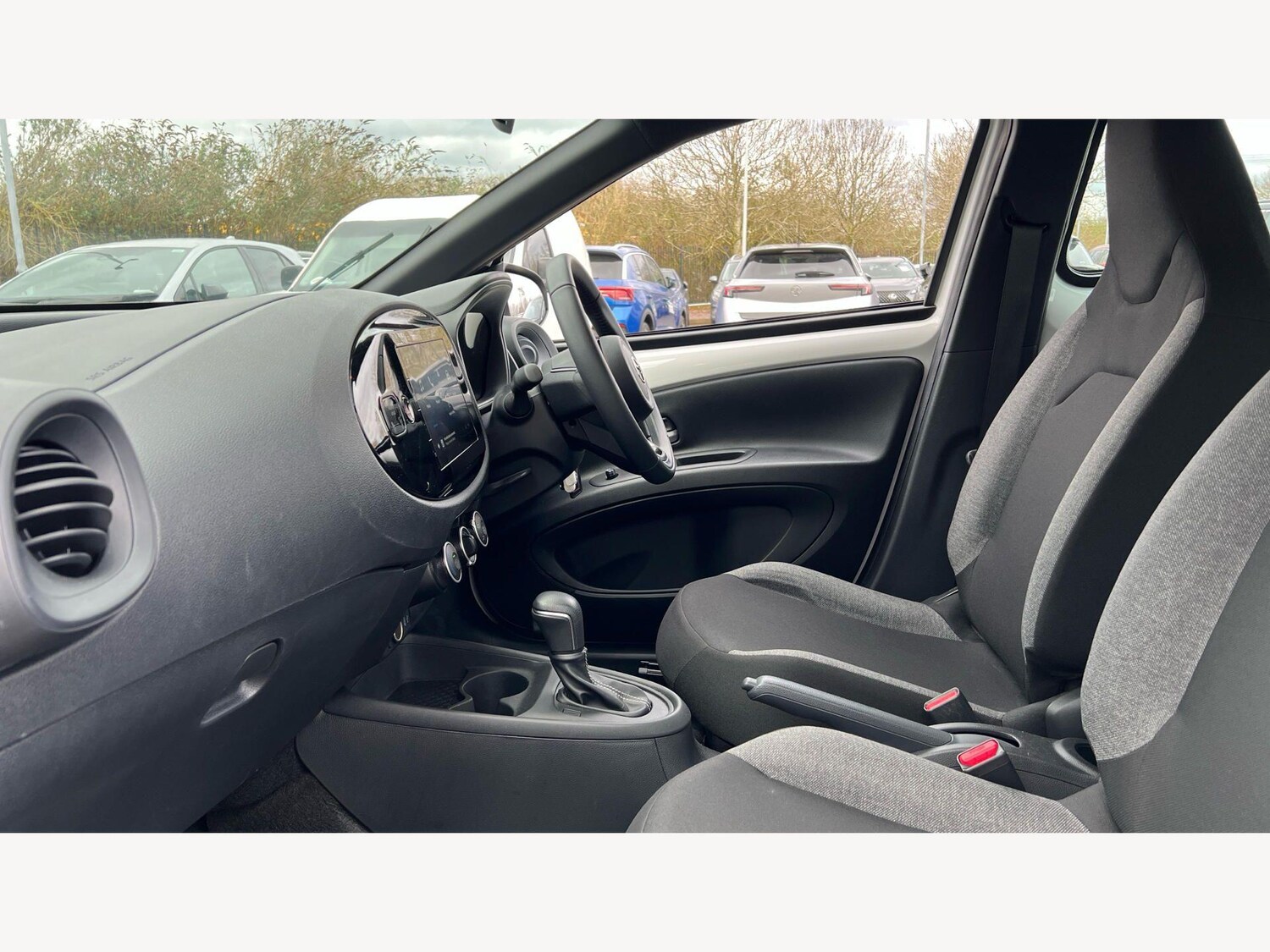 Used Toyota Aygo X 2025 for sale - 77939304: Photo 12