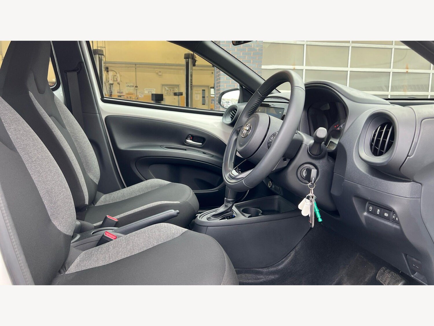 Used Toyota Aygo X 2025 for sale - 77939304: Photo 13