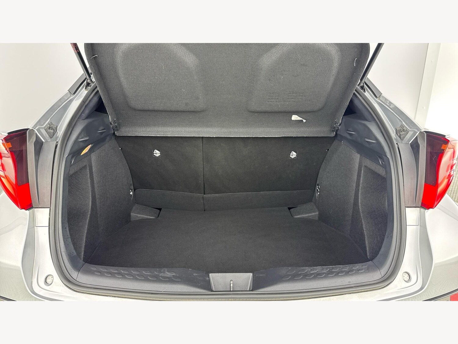 Used Toyota C-HR 2023 for sale - 76619700: Photo 16