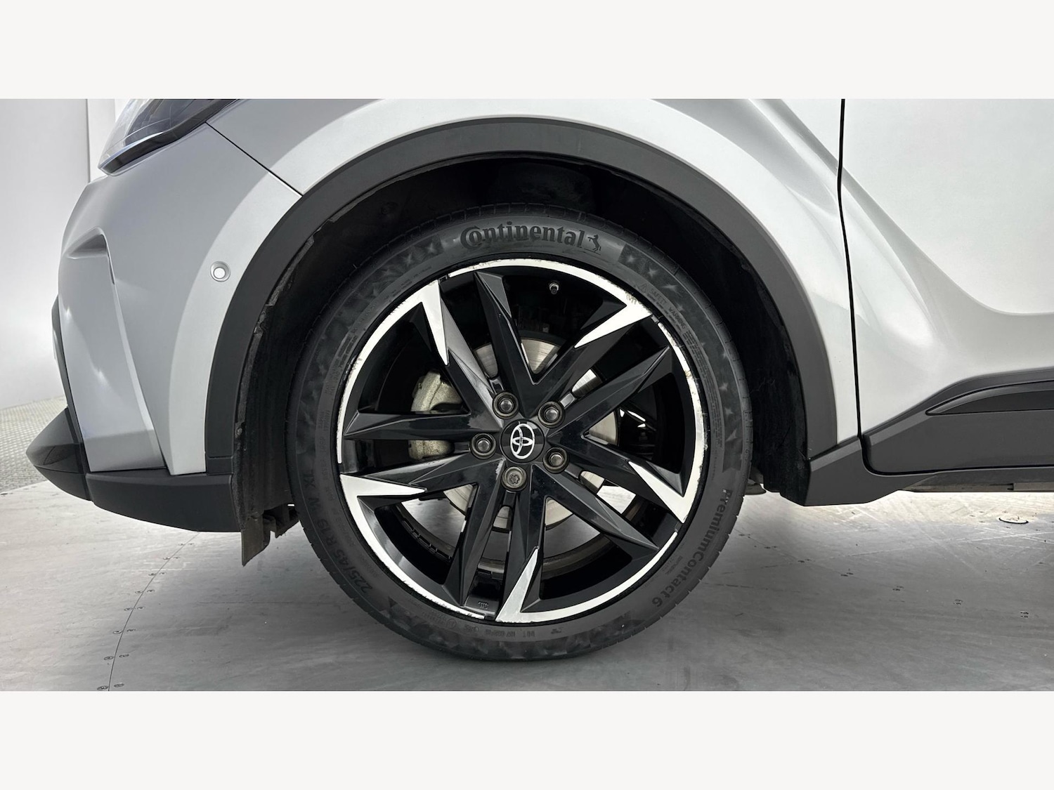 Used Toyota C-HR 2023 for sale - 76619700: Photo 20