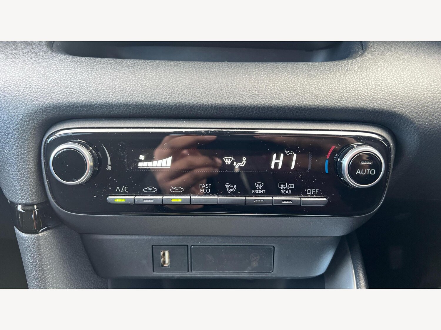 Used Toyota Yaris 2021 for sale - 77400444: Photo 27