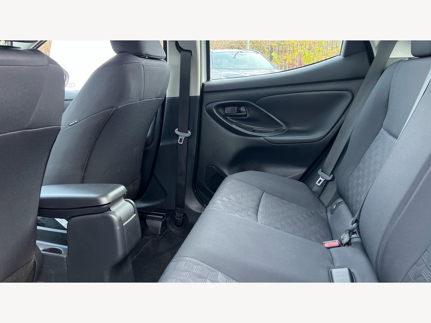 Used Toyota Yaris 2024 for sale - 77633257: Photo 15