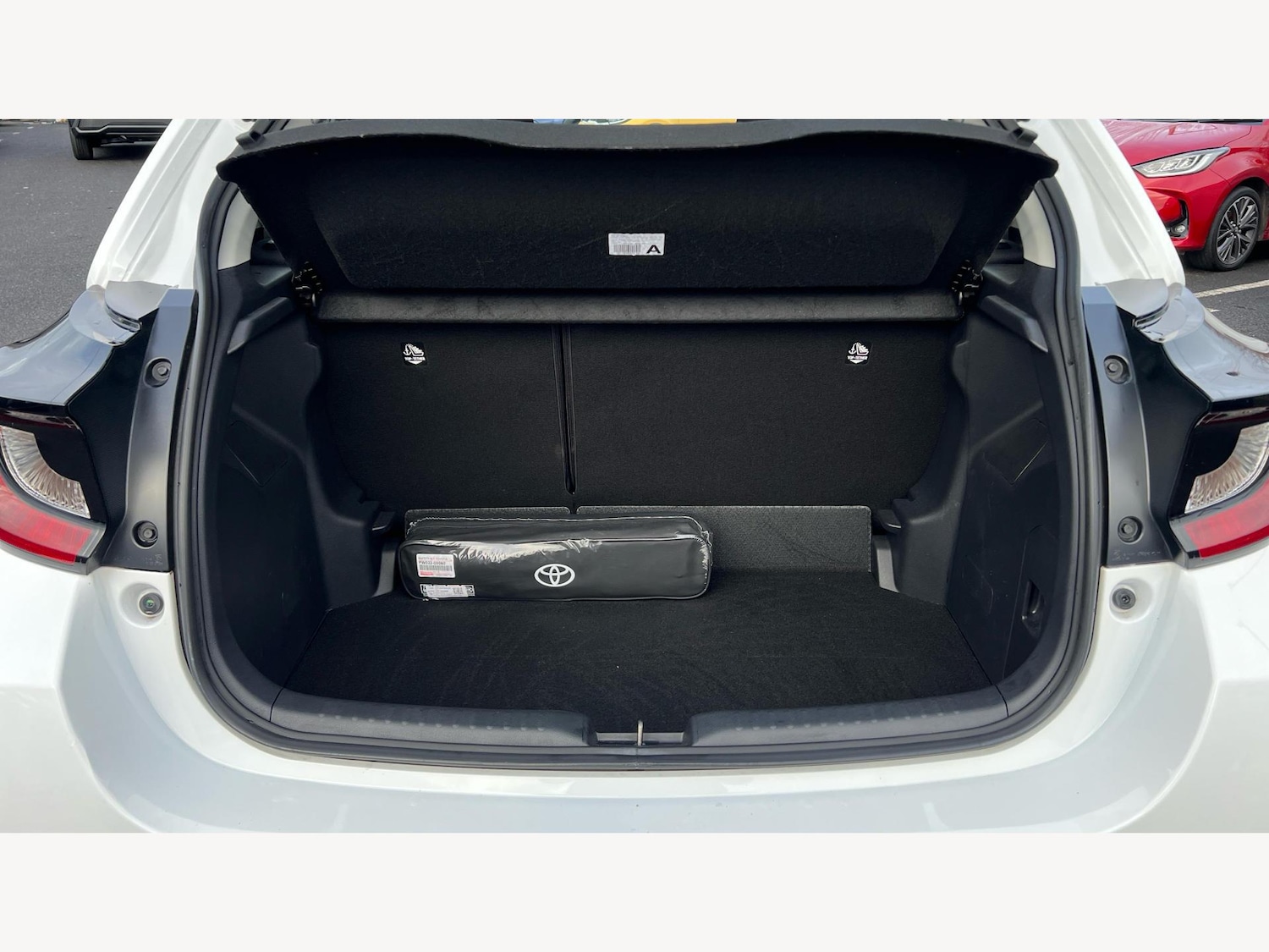 Used Toyota Yaris 2024 for sale - 77633257: Photo 16