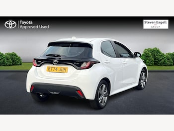 Used Toyota Yaris 2024 for sale - 77633257: Photo