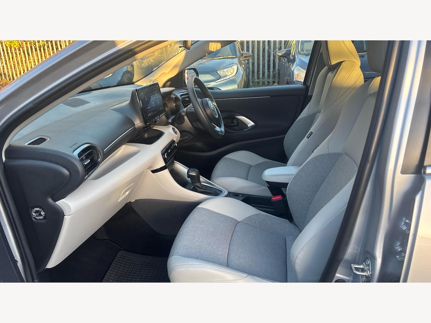 Used Toyota Yaris 2023 for sale - 77017142: Photo 12