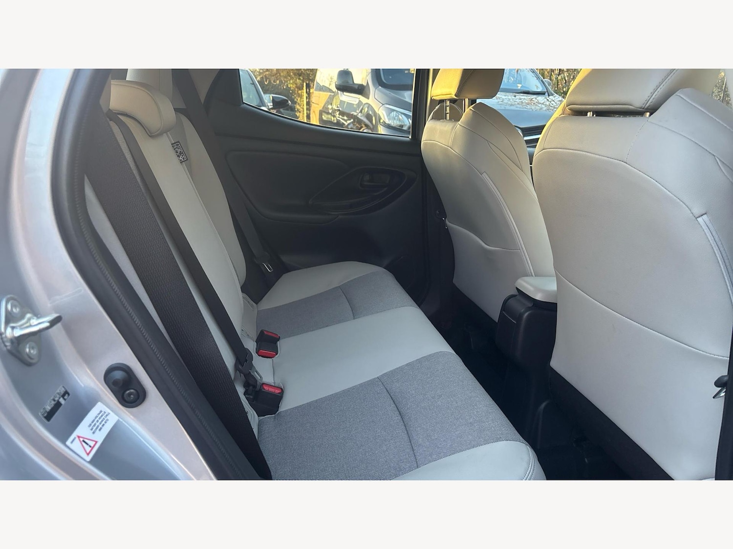 Used Toyota Yaris 2023 for sale - 77017142: Photo 14