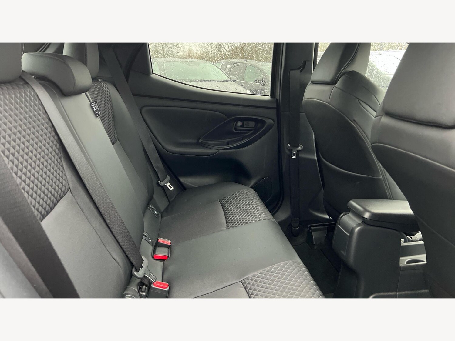 Used Toyota Yaris for sale - 77290658: Photo 14