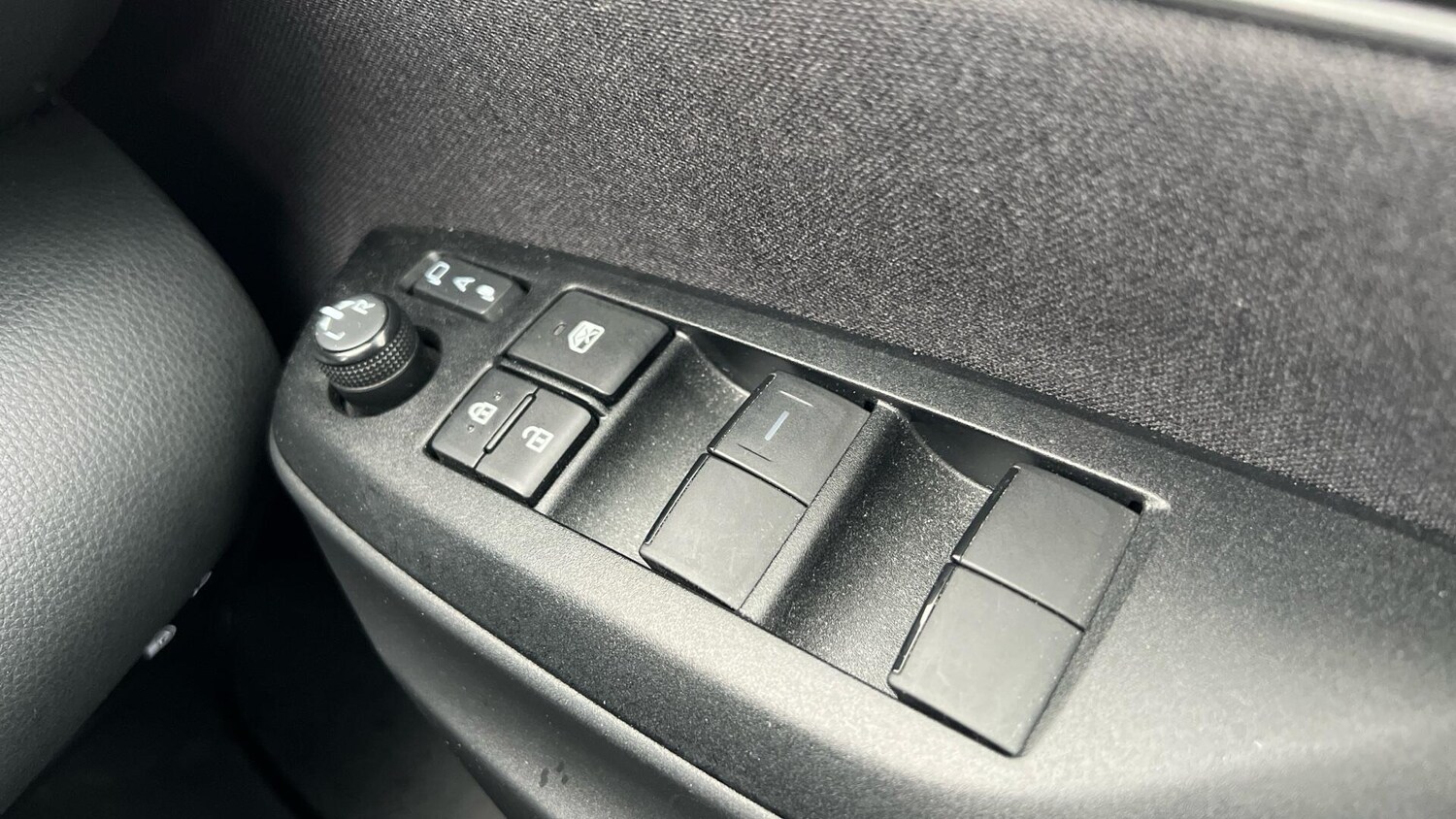 Used Toyota Yaris for sale - 77290658: Photo 32