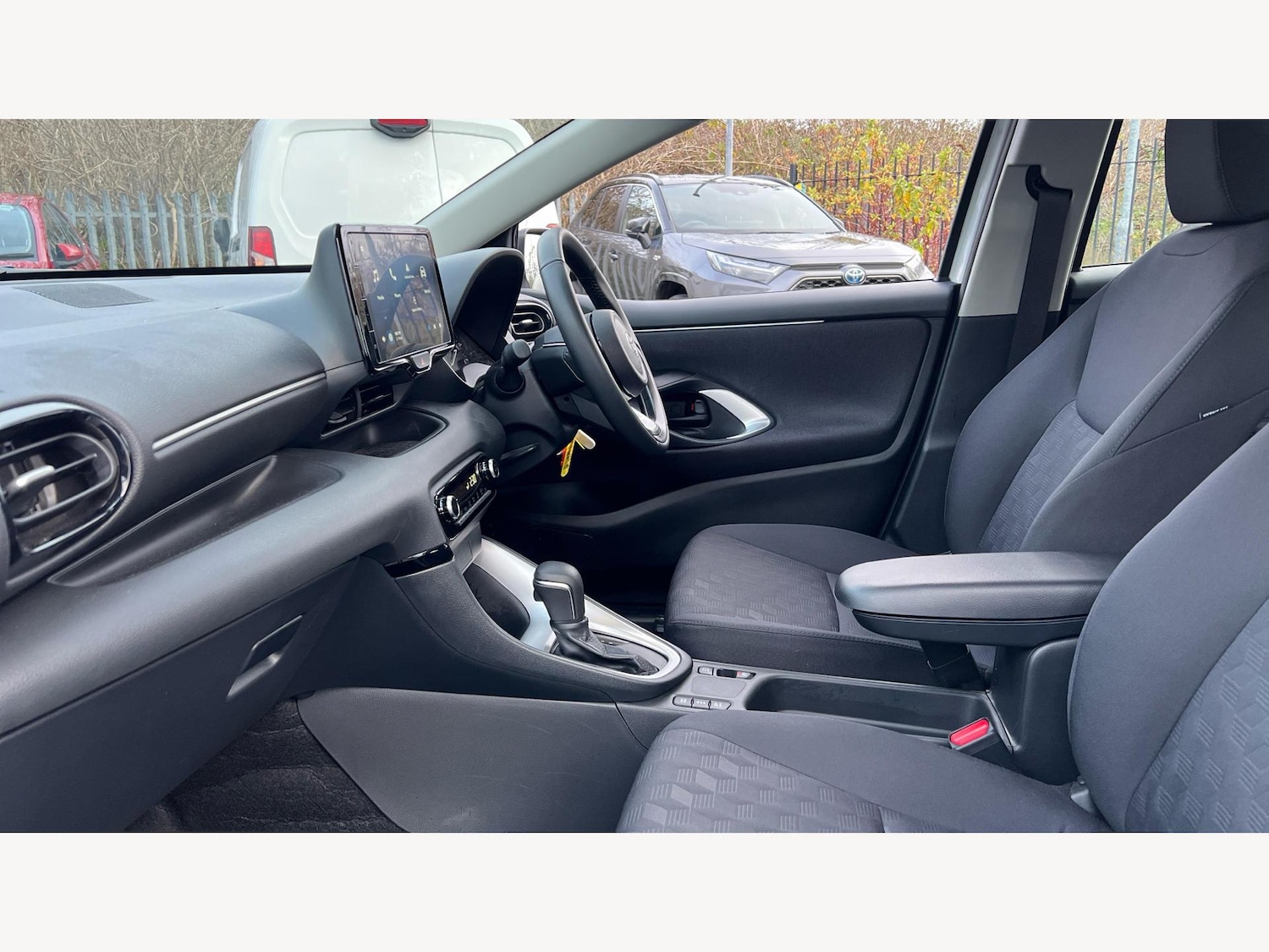 Used Toyota Yaris 2024 for sale - 76912746: Photo 12